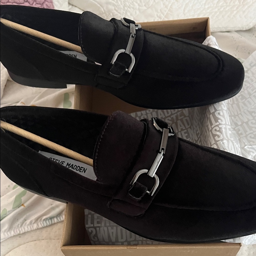 Steve Madden Crusader 9.5 Black Suede Loafers with Metal Detail